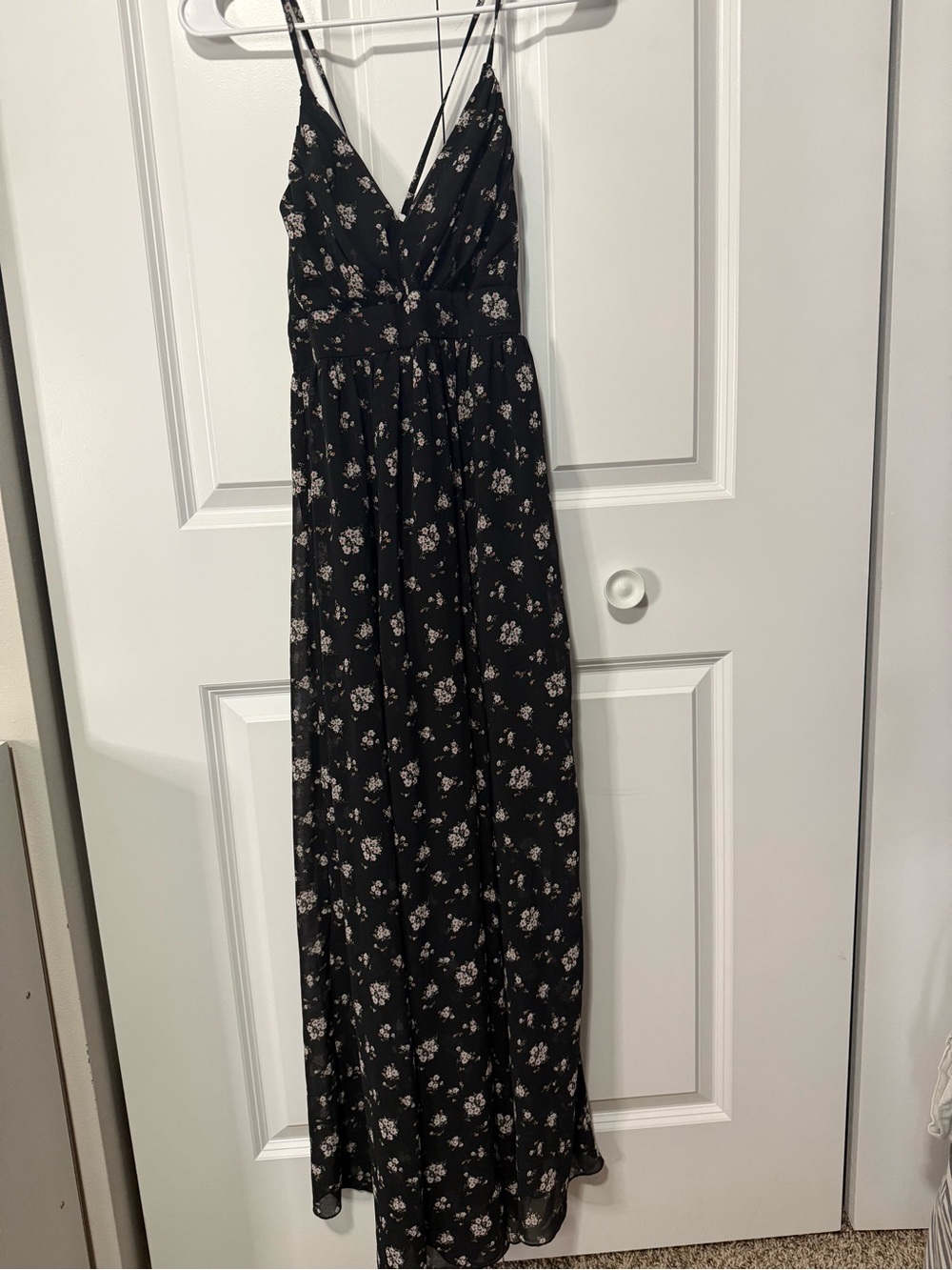 Forever 21 Black Floral Spaghetti Strap Maxi Dress